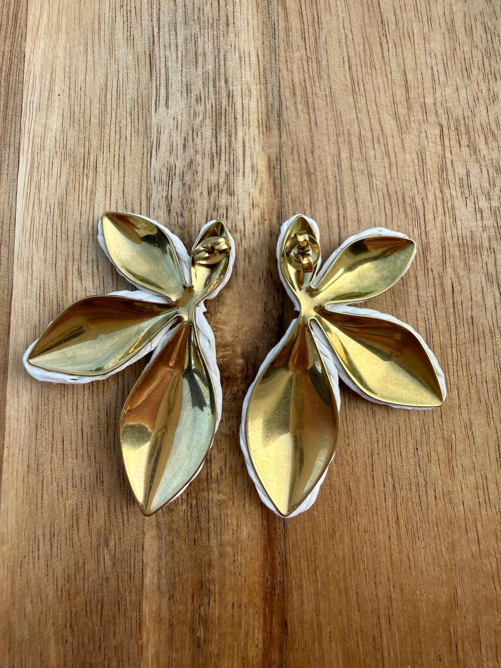 Boucles d’oreilles MATHILDE écrues