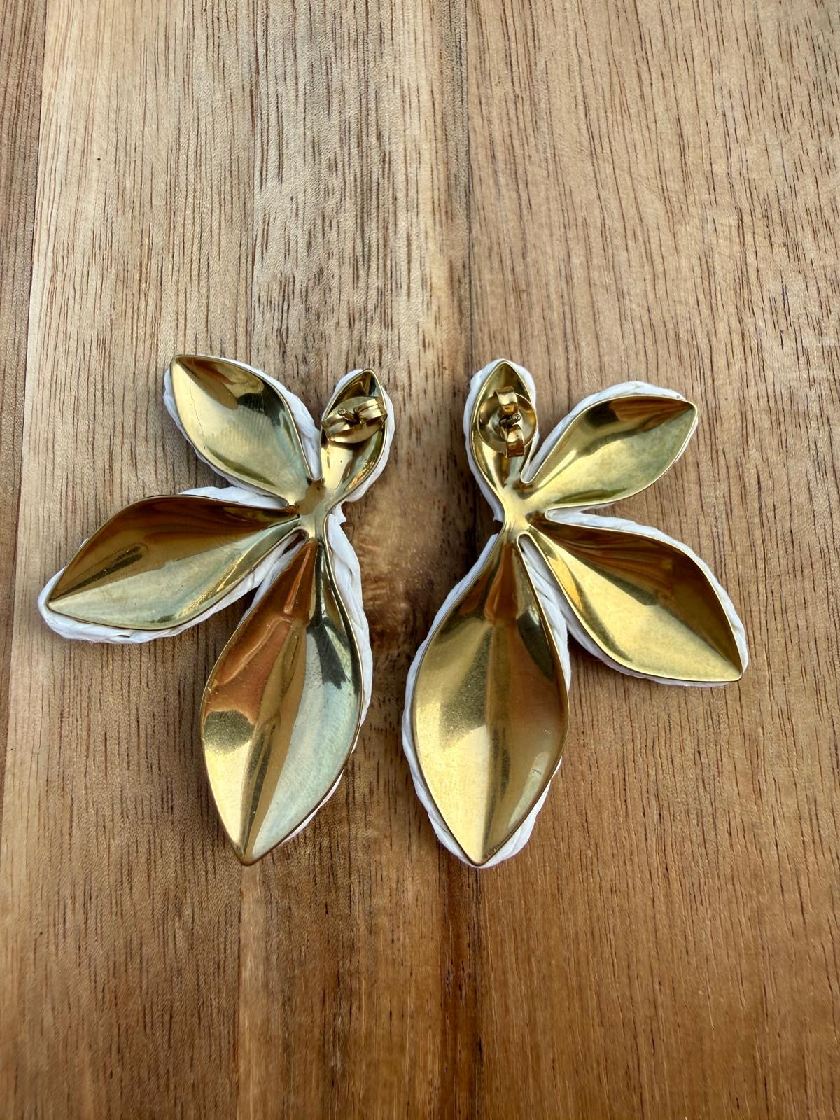 Boucles d’oreilles MATHILDE écrues