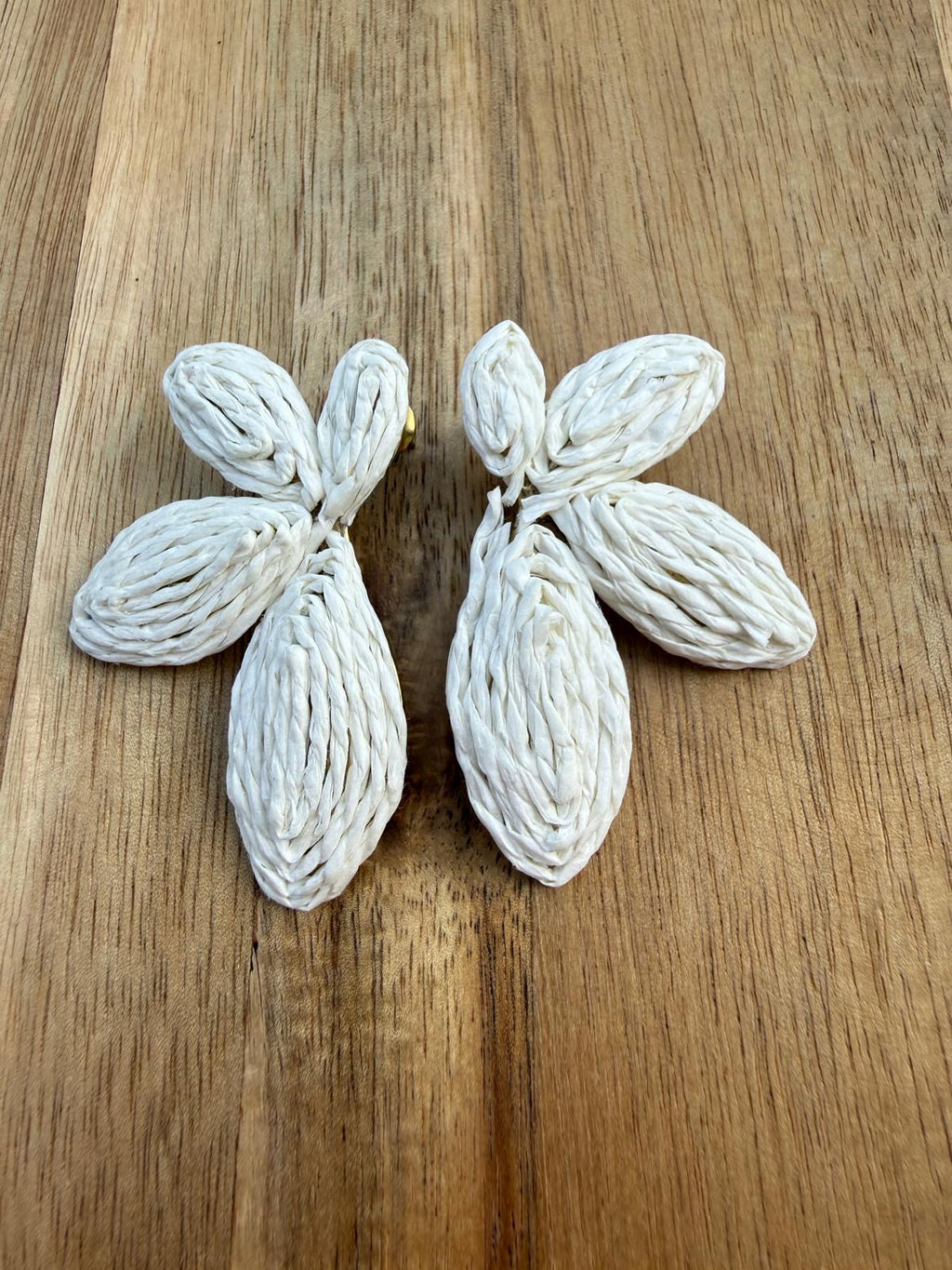 Boucles d’oreilles MATHILDE écrues